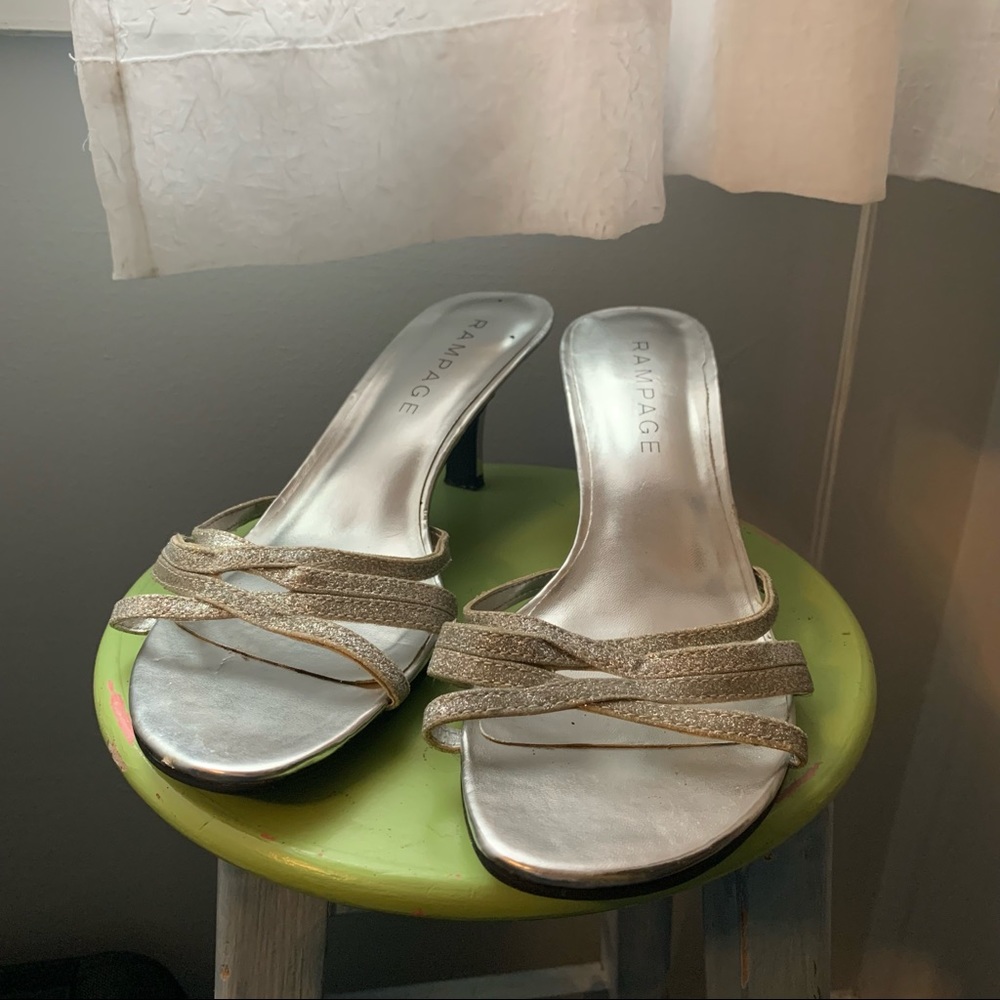 Women’s kitten heals. Size 8.5. Silver & sparkly